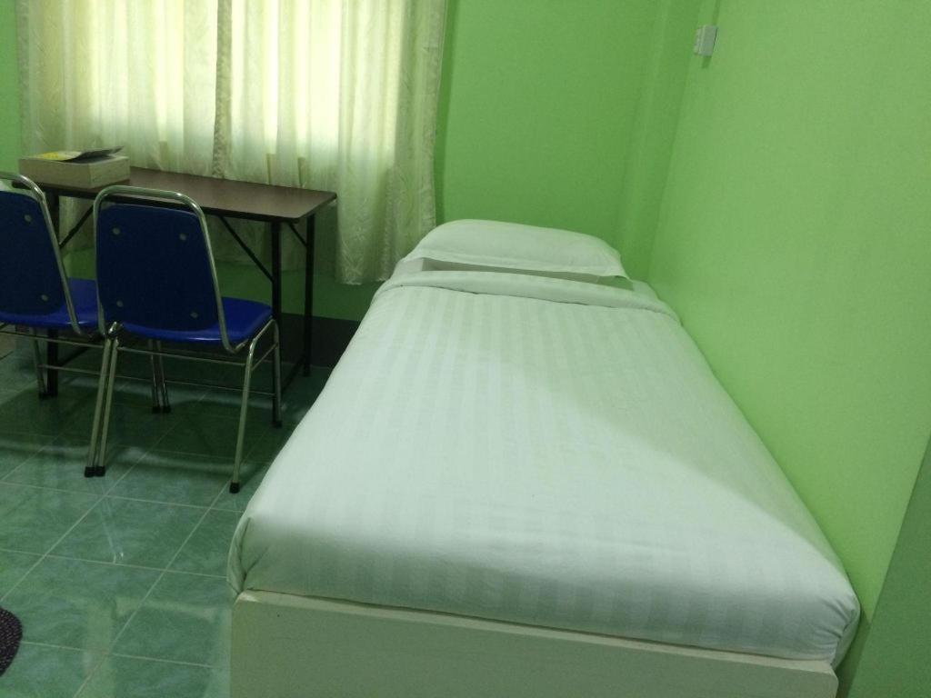 Nay Chi Lin Hotel Pathein Exterior foto